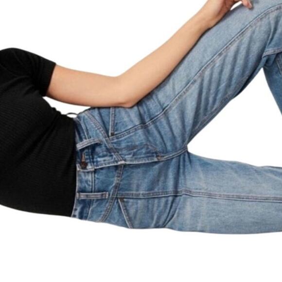 Abercrombie jeans Ultra High Rise Relaxed Mom Jeans Straight Seam - Picture 4 of 6